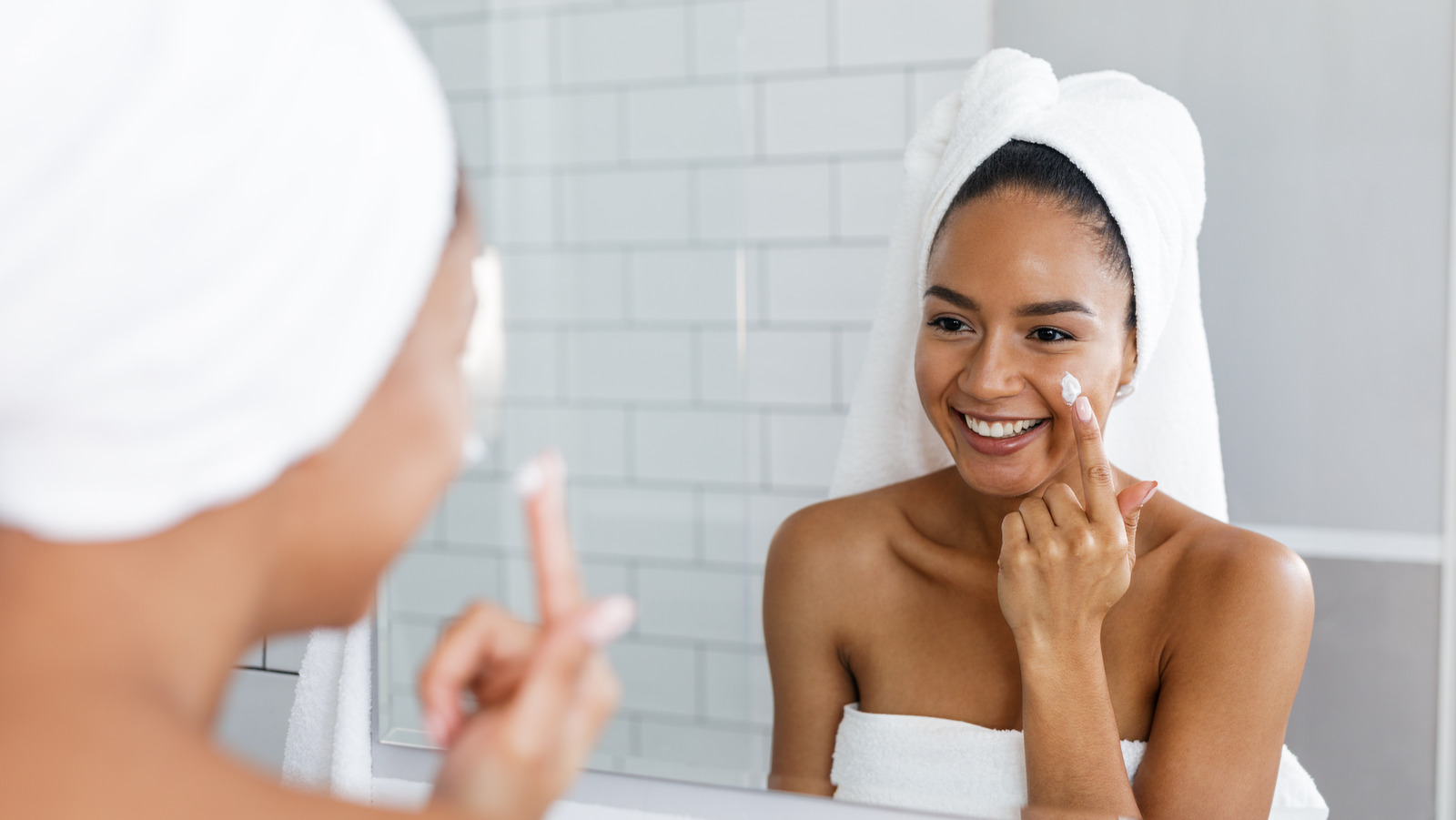 How Much Moisturizer Should You Be Using In Your Skincare Routine