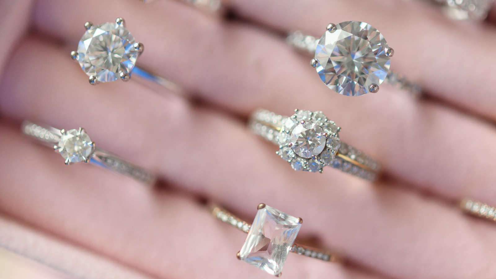 What S The Difference Between Moissanite And Diamond Jewelry