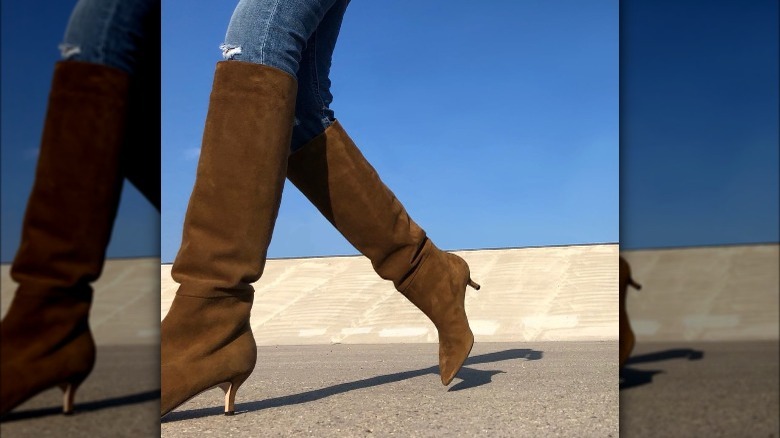 brown suede boots with kitten heel