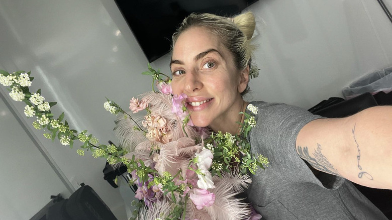 Lady Gaga without makeup with flowers