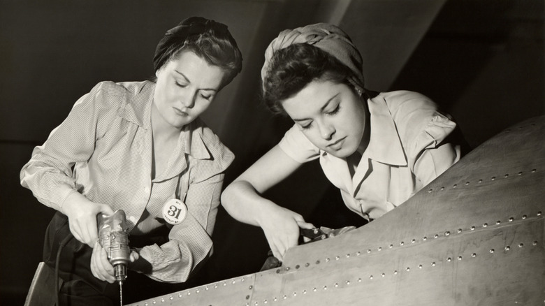 women working during WW2