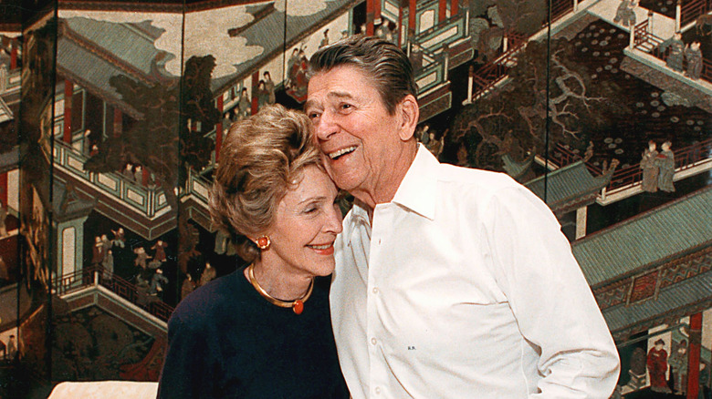 ronald and nancy reagan smiling