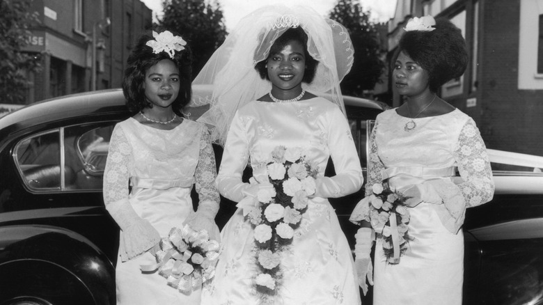 1960s bridesmaids with bride 