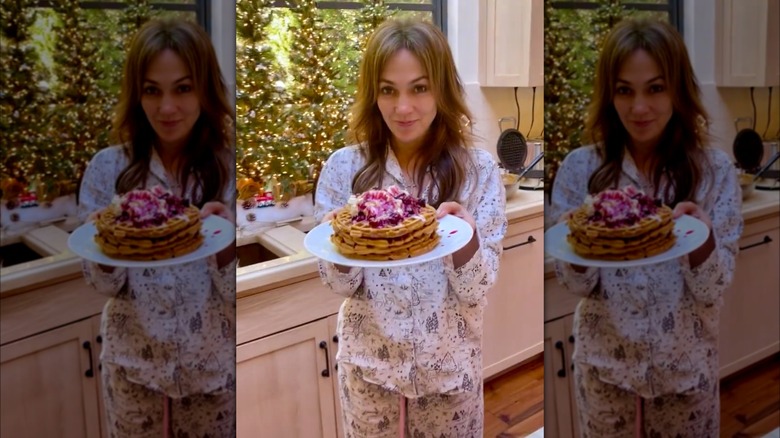 Jennifer Lopez Christmas waffles