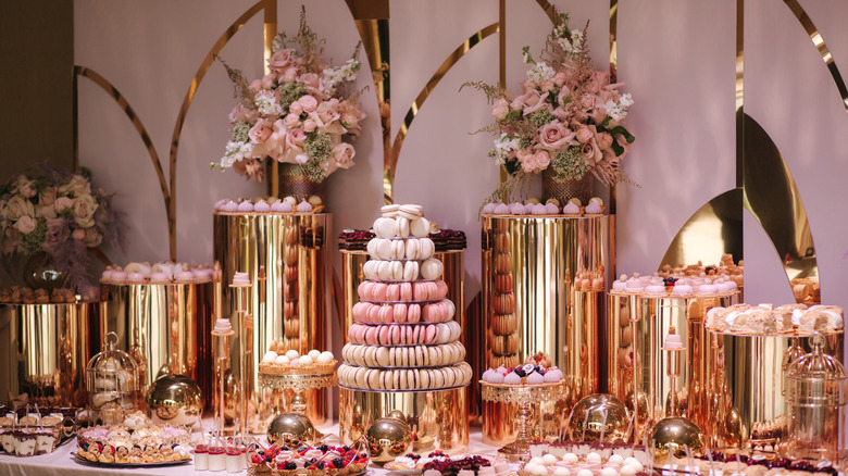 Statement florals at a dessert table 