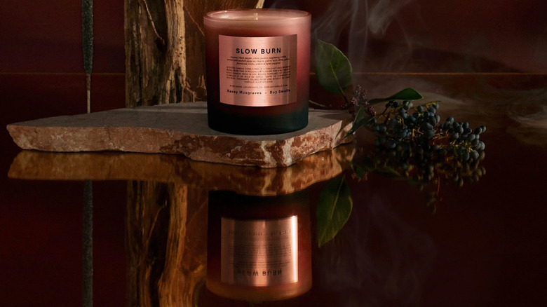 "Slow Burn" candle with incense and berries