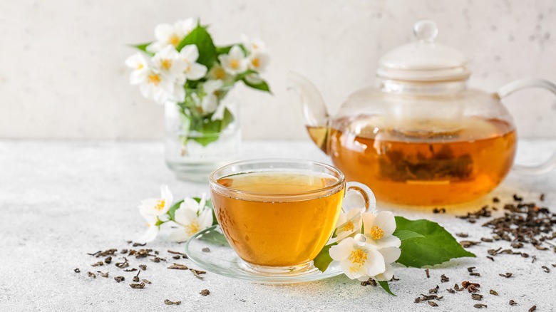 jasmine flowers and its tea