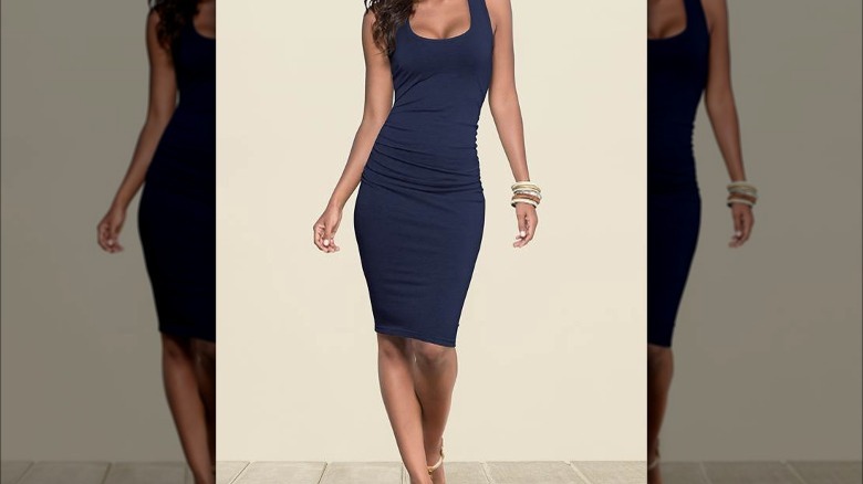 Woman wearing a bodycon dress