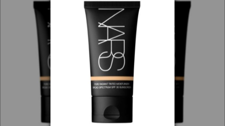 Nars Pure Radiant Tinted Moisturizer 