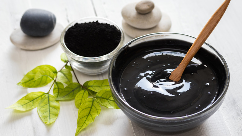 charcoal facial mask 