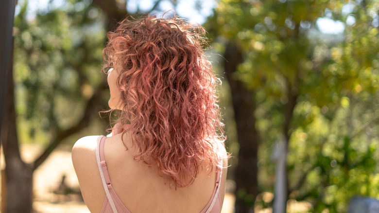 woman with rose gold hair