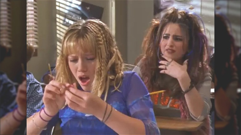lizzie mcguire with straight crimped hair