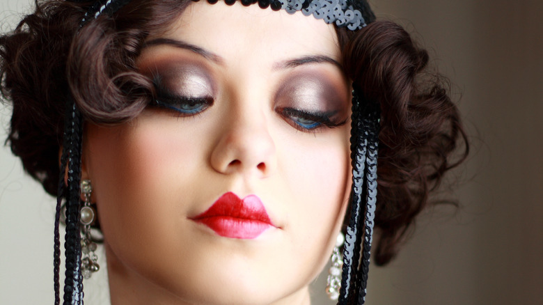 flapper girl makeup