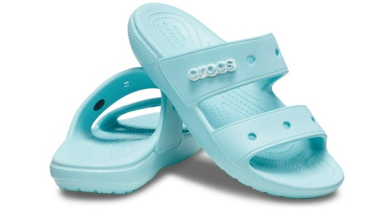 Croc classic sandals in ice blue