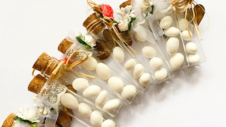 Edible wedding favors 