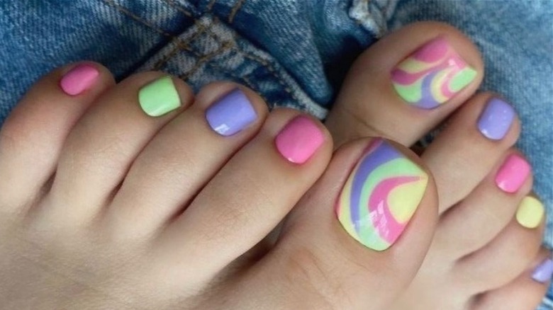 Light Pink Stripe Leggings - Tip Toes