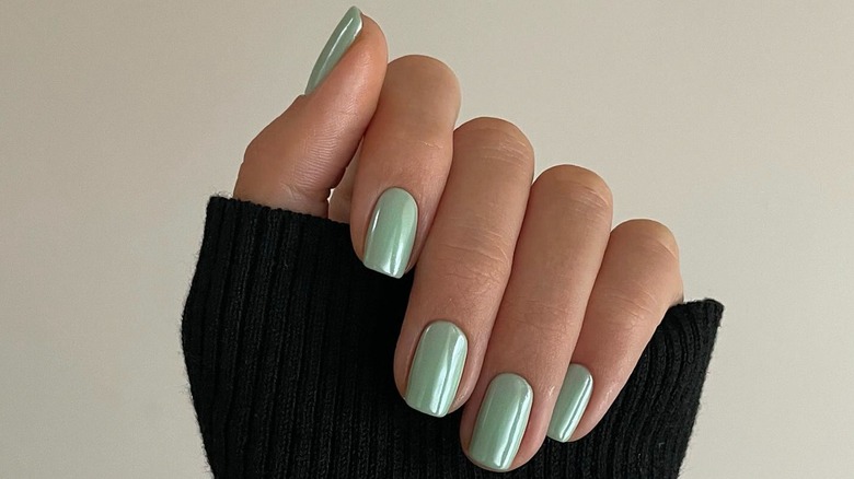 Green nails