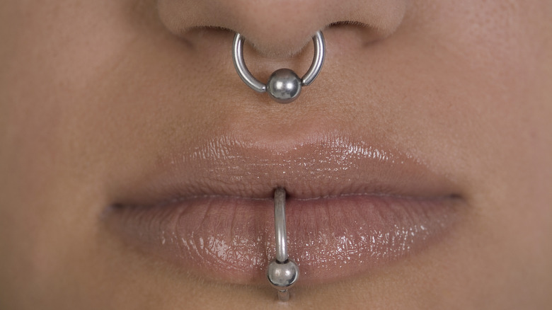 vertical lip piercing
