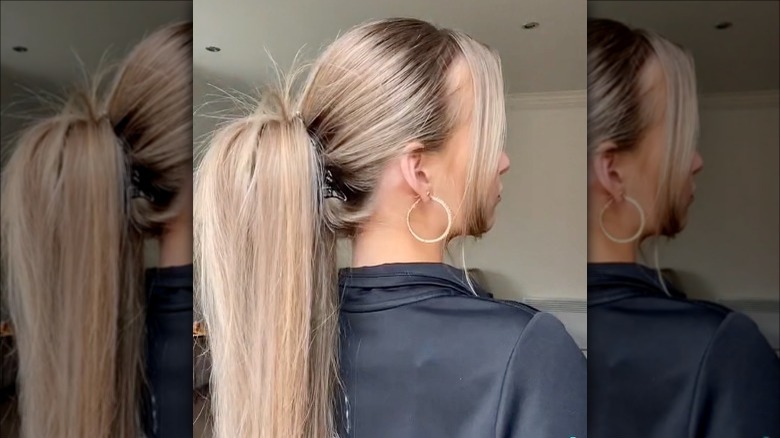 Blond woman with volume pony