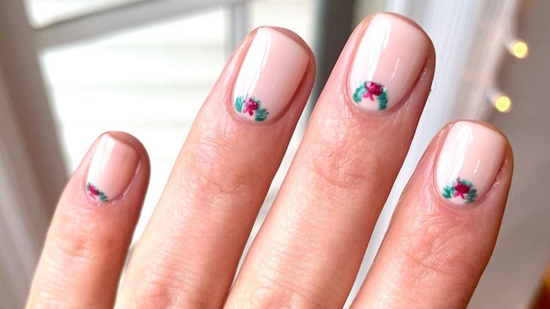 nails with cuticle wreath design