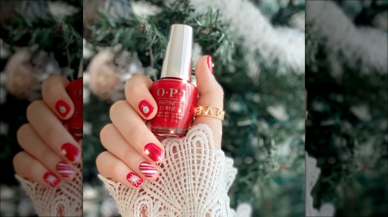 red holiday painted nails
