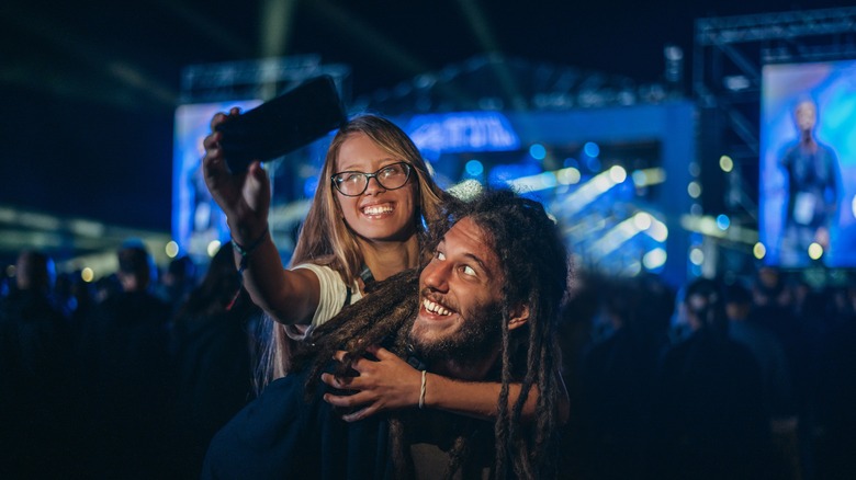 couple at a concert