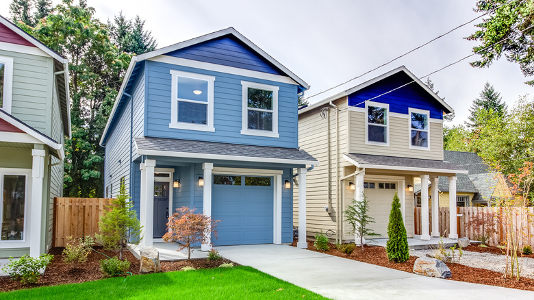 Homes with attached garages