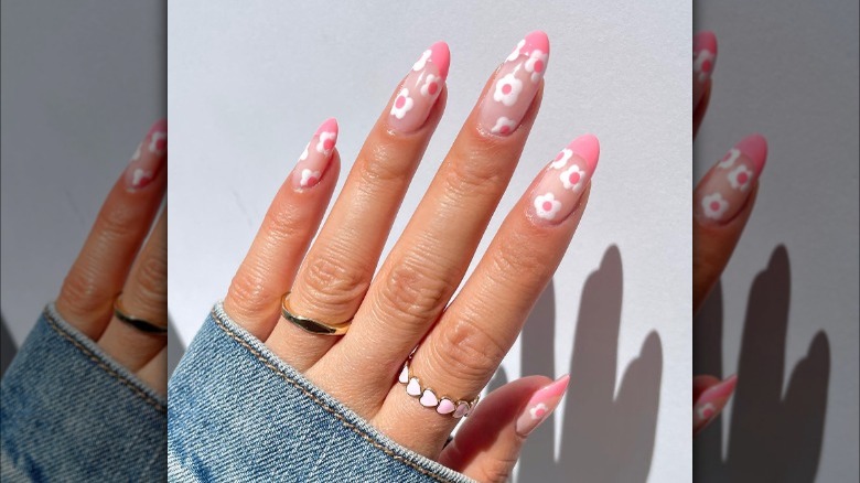 Barbie nails with pink daisies