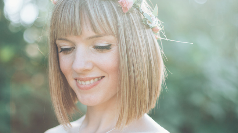 Bride with short blunt bob