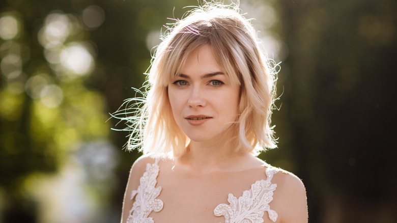 Blonde bride with textured bob