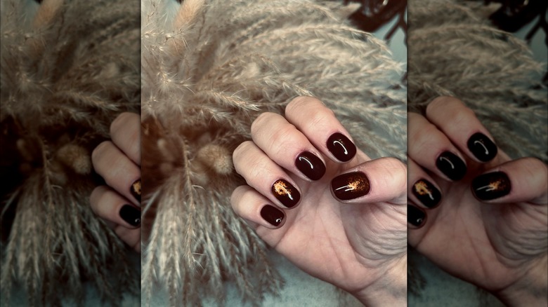 Glittery brown manicure