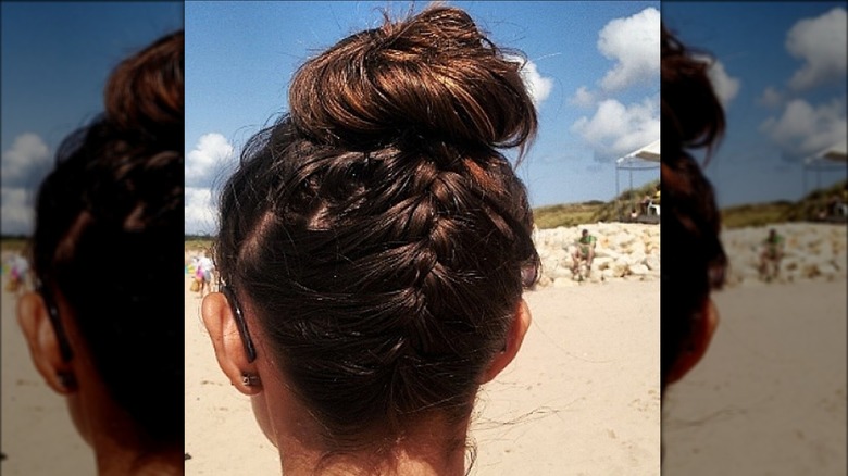 woman hairstyle braid bun
