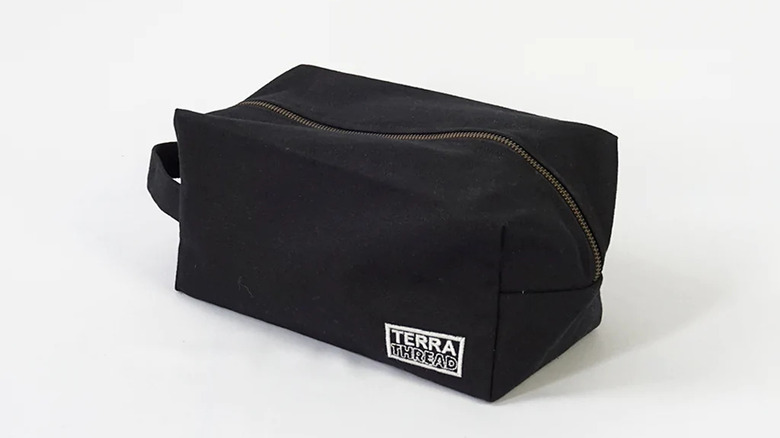 Terra Thread Sustainable Toiletry Bag 