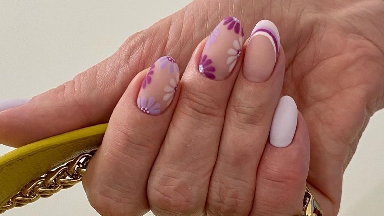  Stripes and flowers french manicure