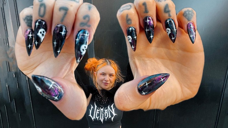 black nails with ghosts