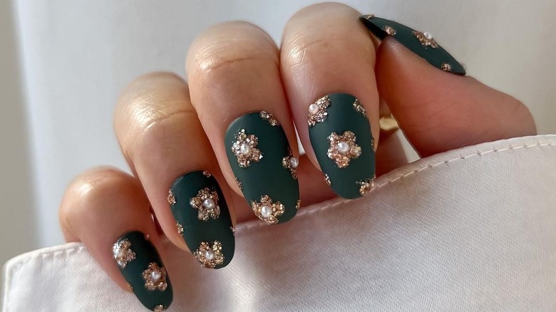 Baroque Nail Art