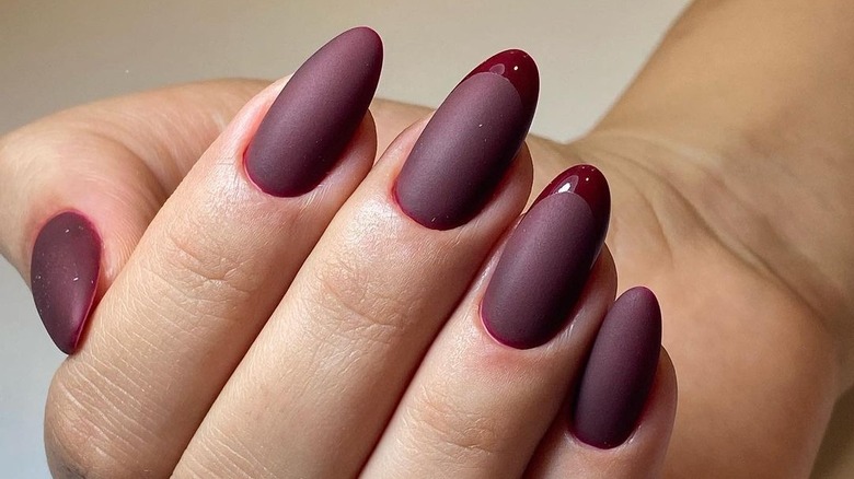 Mulled wine nail art