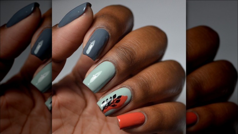 Patterned accent nail