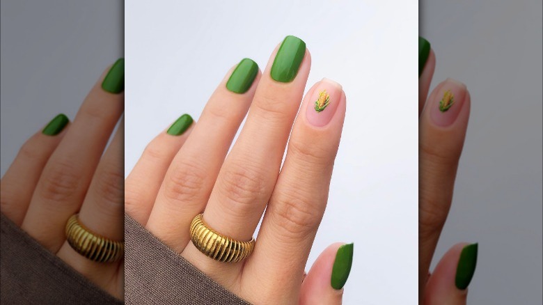 Corn accent nail