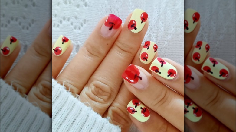 Apple nails