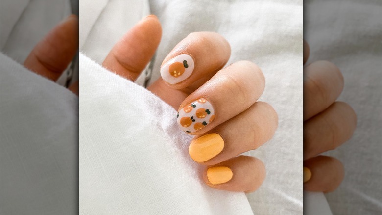 Cartoon orange nails