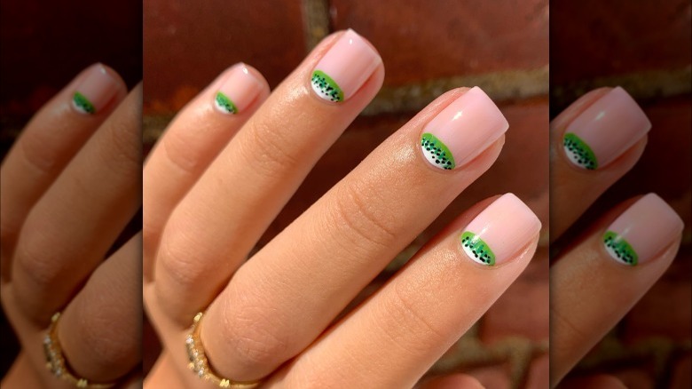 Kiwi fruit nails