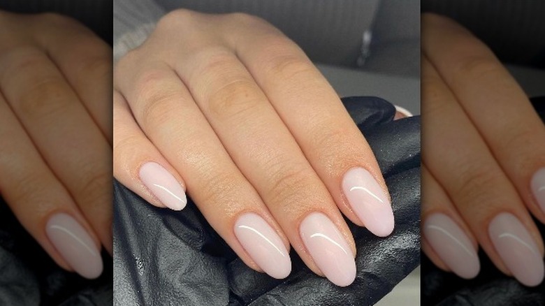 Light nude almond shaped manicure