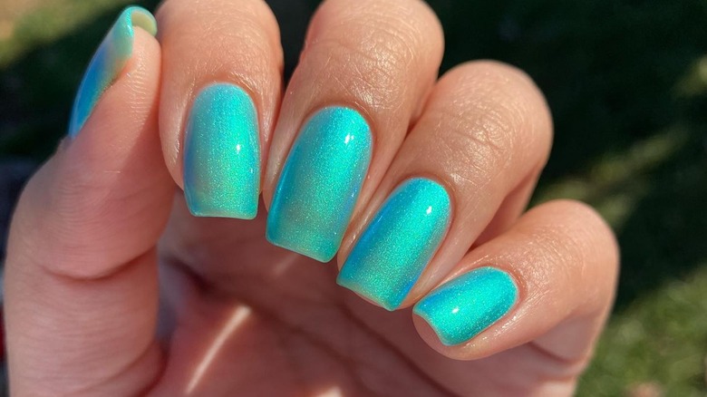 teal nails