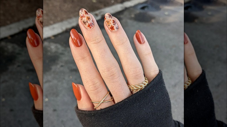 Autumnal floral manicure
