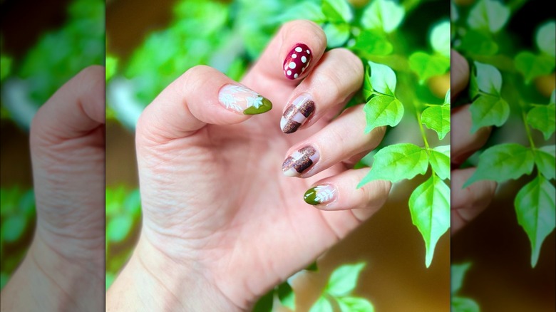 Toadstool-inspired nail design