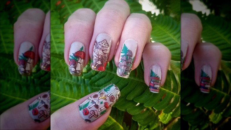 Mushroom cottagecore manicure