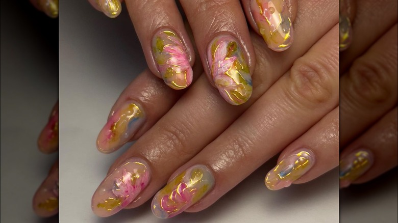 nails with flowers and chrome lines