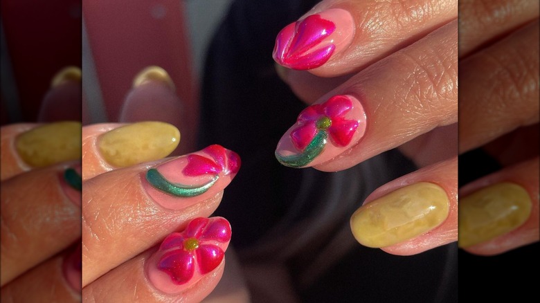 round nails 3D pink chrome flowers