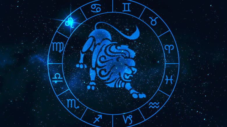 Leo symbol in zodiac wheel